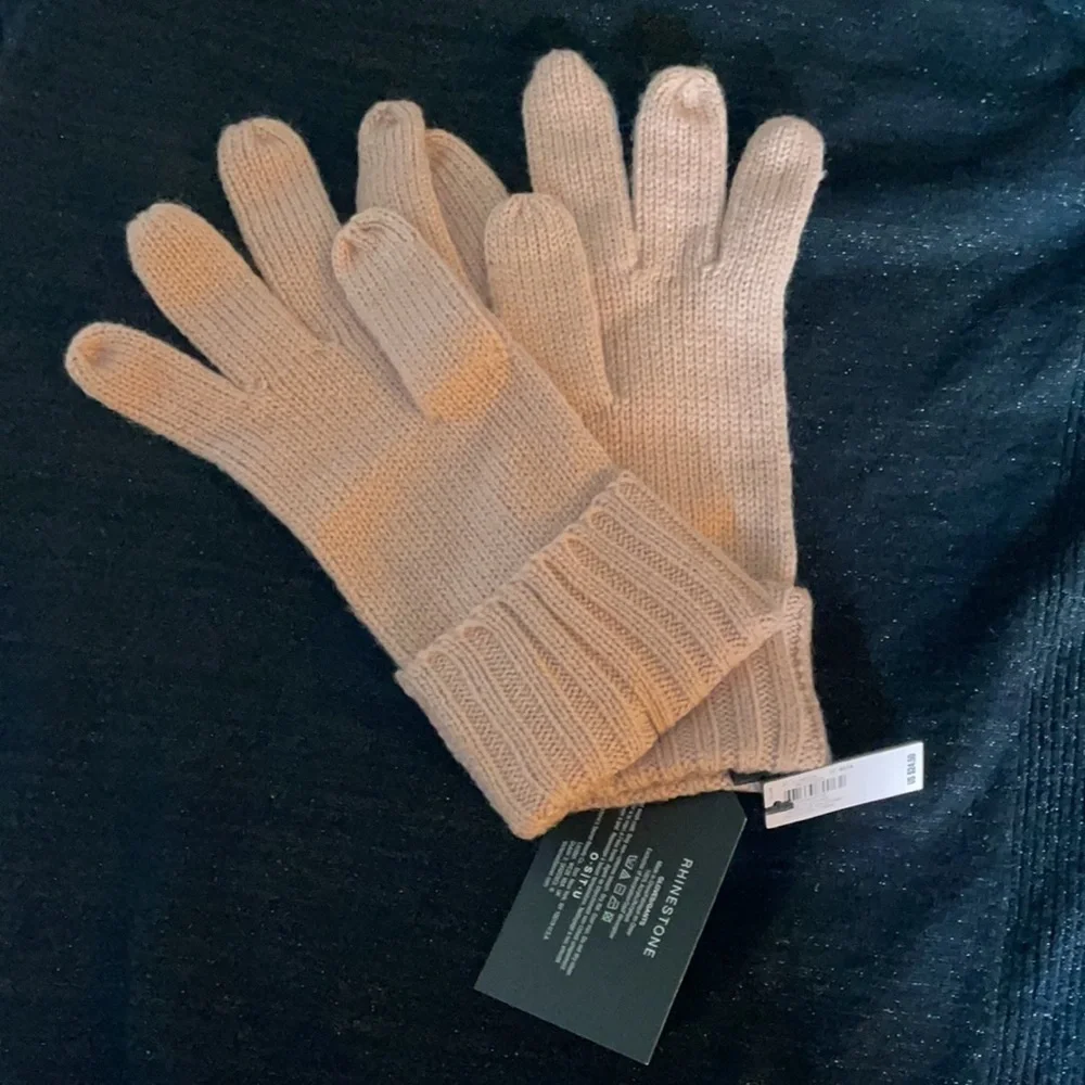 🤗NWT  Victoria’s Secret sparkle gloves size OS